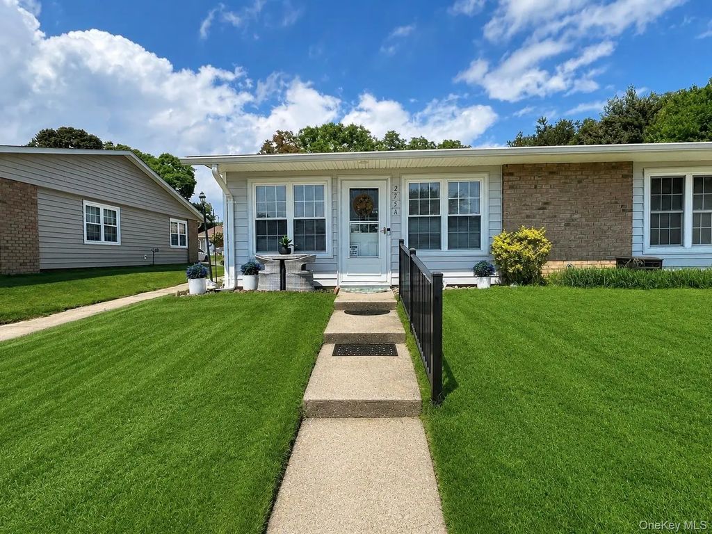275 Berwick Court # A, Ridge