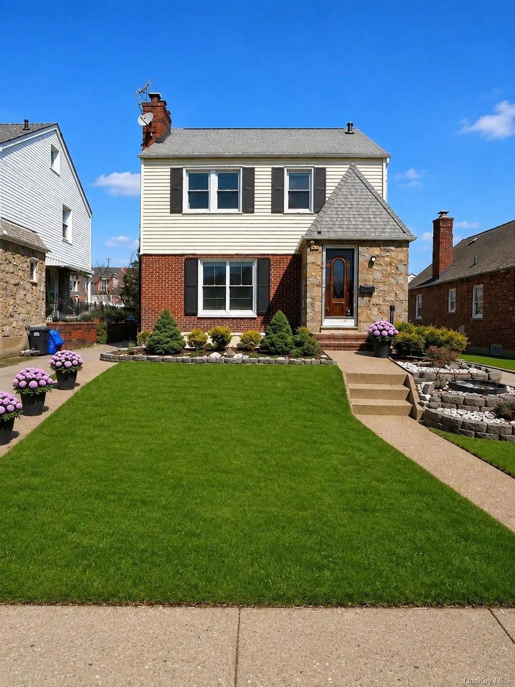 163-29 16th Avenue, Whitestone