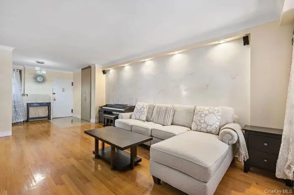 61-35 98th Street # 15e, Rego Park