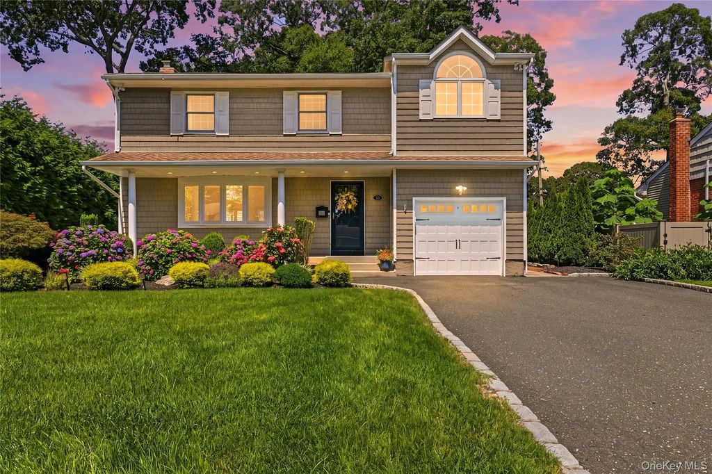 53 Rensselaer Drive, Commack