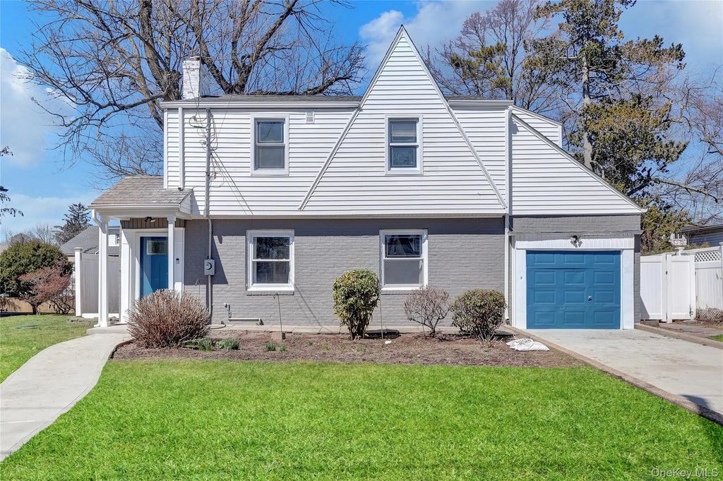 154 California Avenue, Freeport