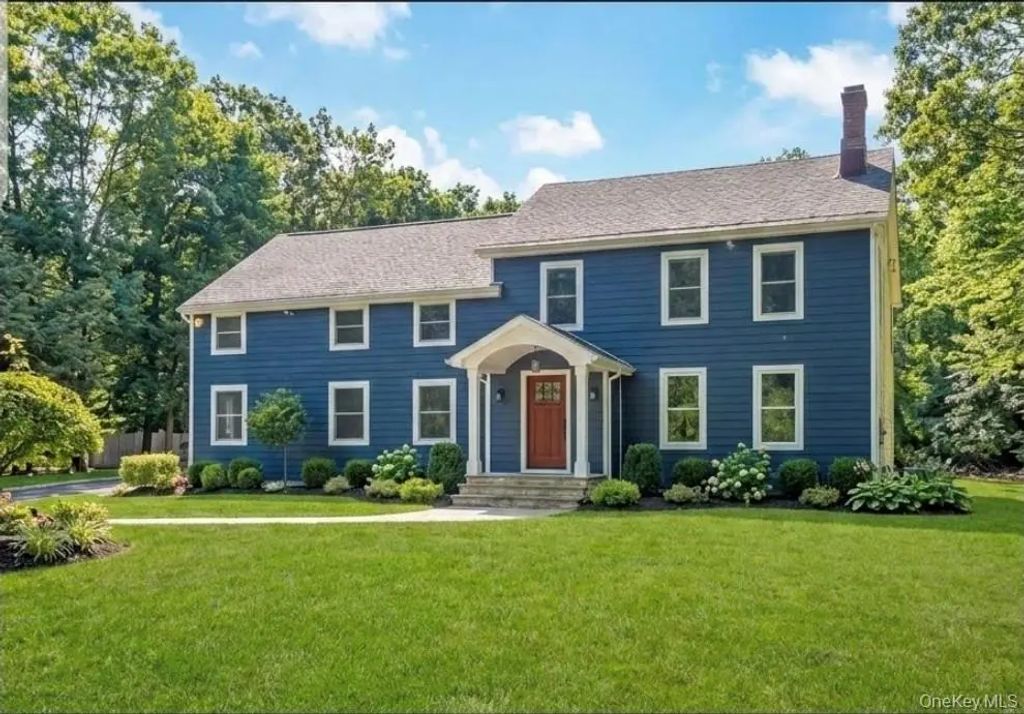 30 New Mill Road, Smithtown