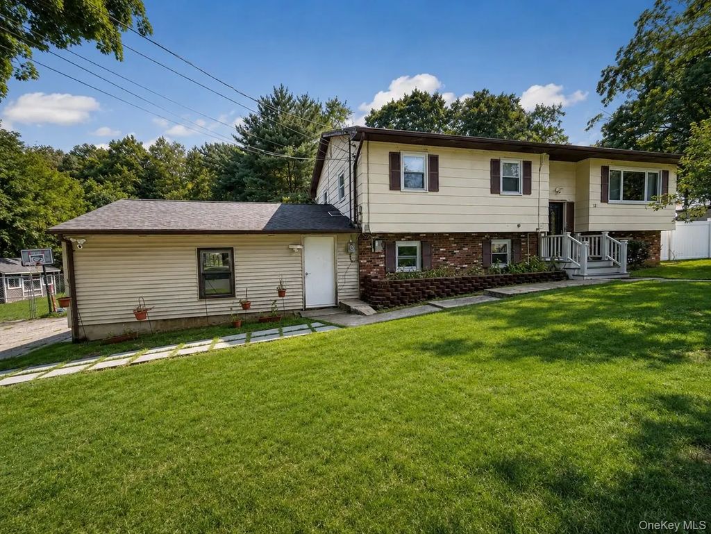 12 Dundee Circle, Middletown
