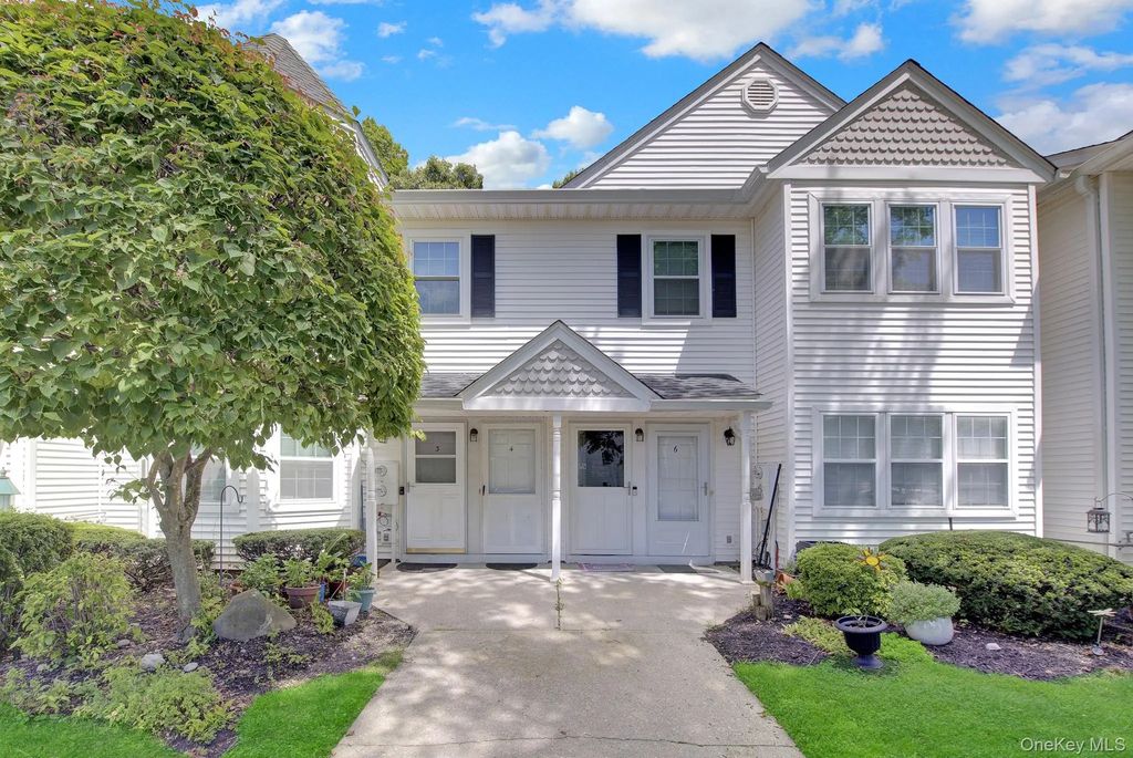 4 Country View Lane, Middle Island