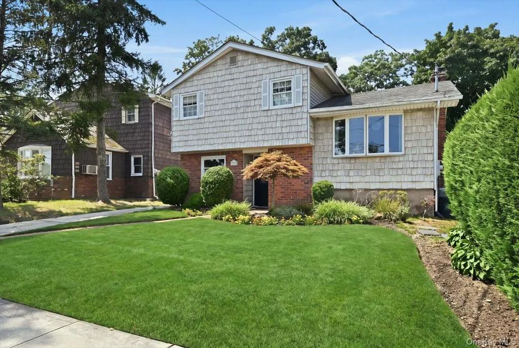 1981 Lenox Avenue, East Meadow