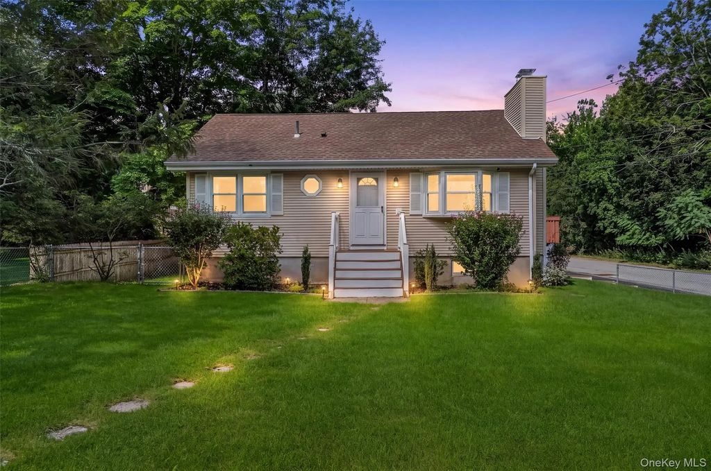 76 Meadow Sweet Road, Cortlandt Manor