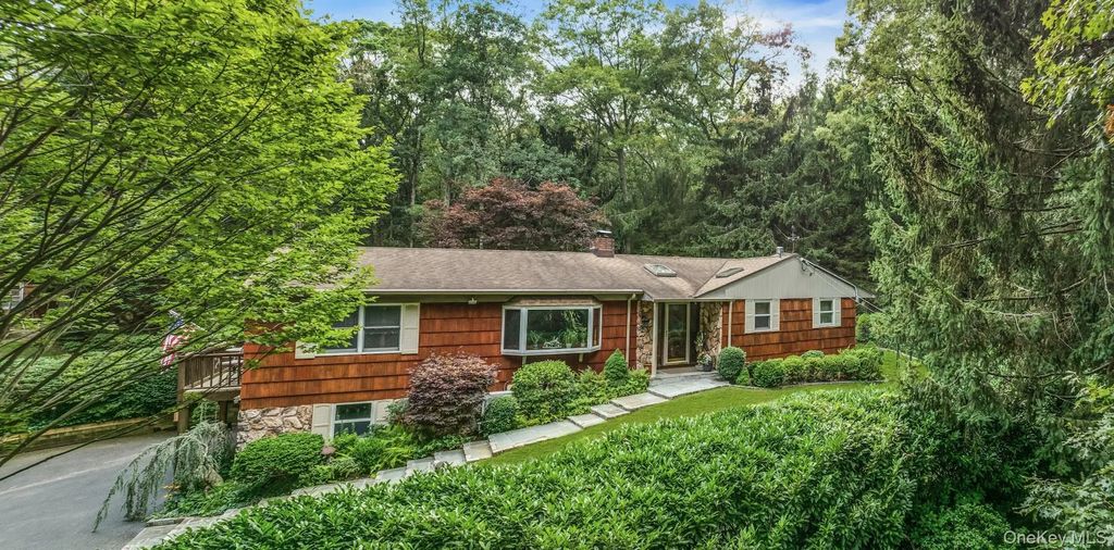 188 Daly Road, East Northport