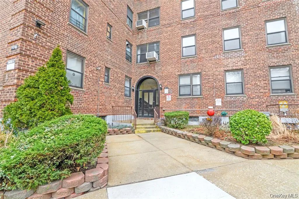 140-14 28th Road # 6a, Flushing