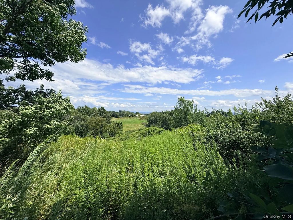 26 Quaker Hill Road, Milton