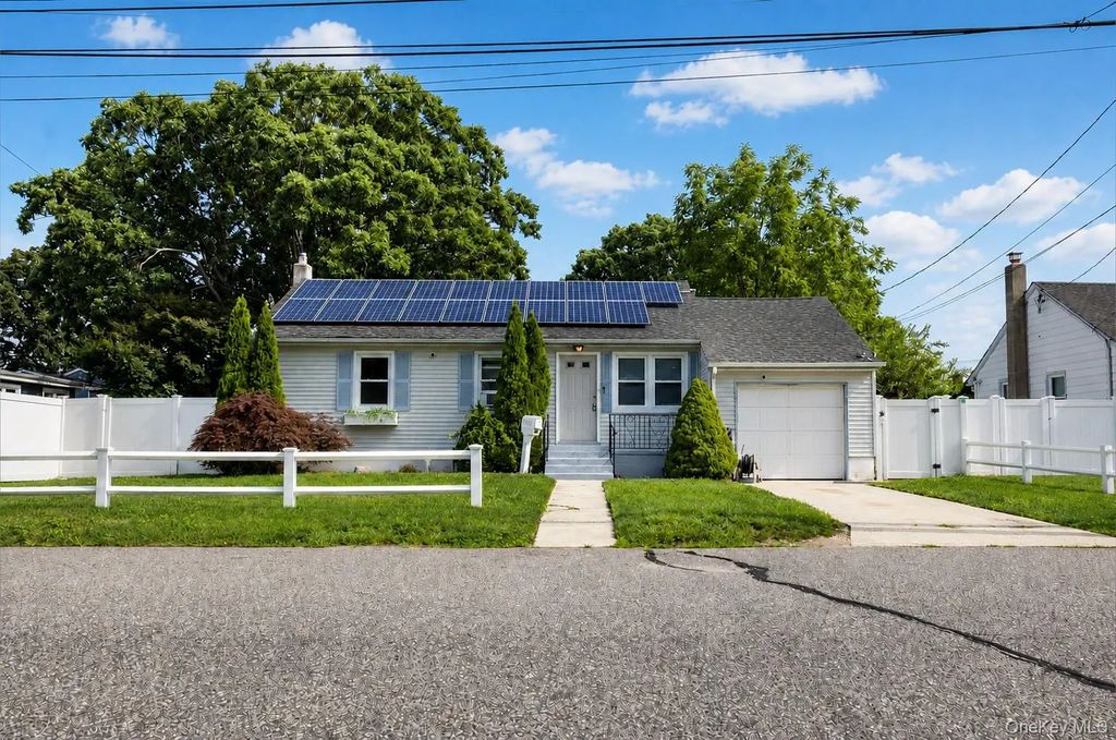 132 48th Street, Lindenhurst