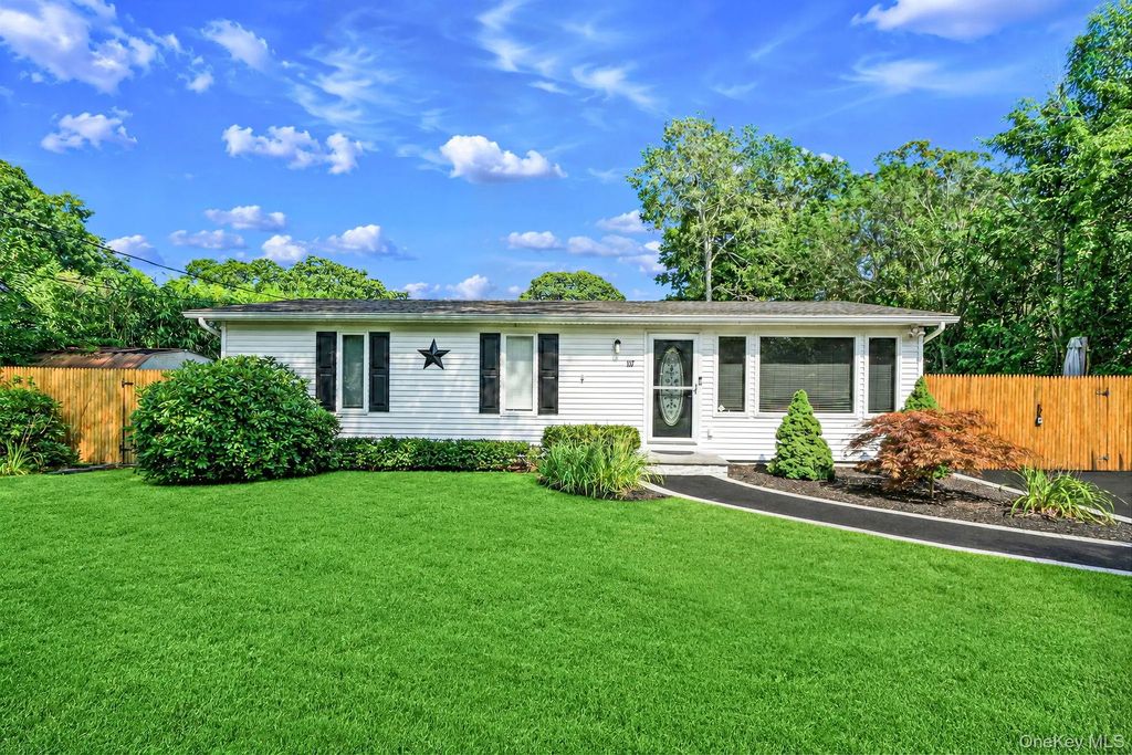 117 Broadway, Shirley