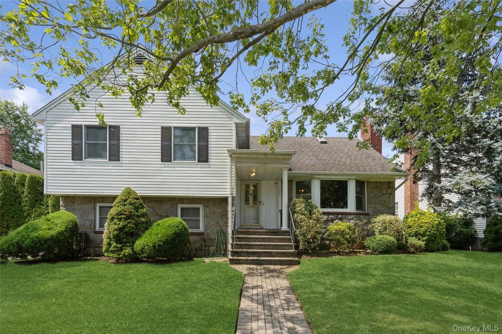 148 Lincoln Street, Garden City