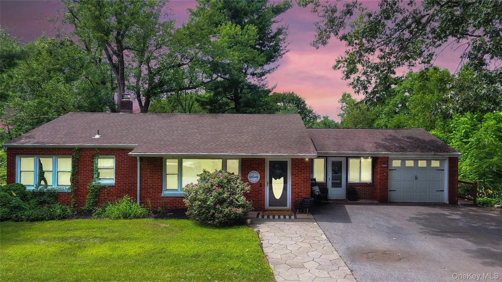 10 Oak Ridge Drive, New Windsor