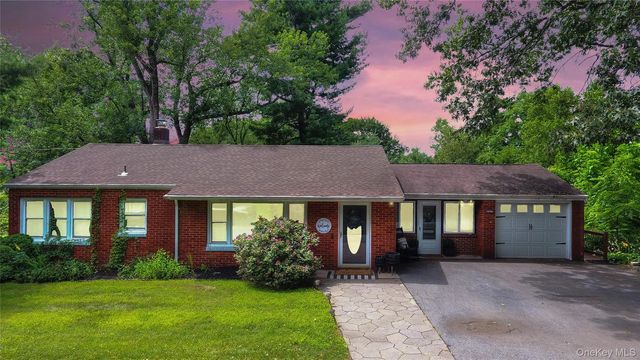 10 Oak Ridge Drive, New Windsor