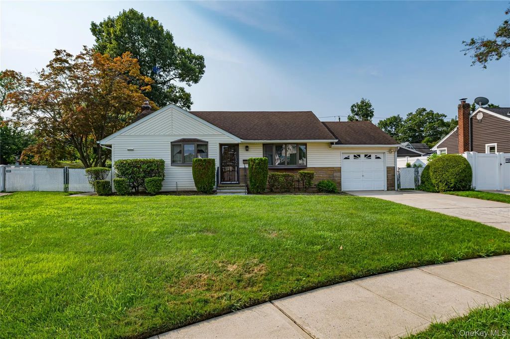 3986 Maplewood Drive, Seaford