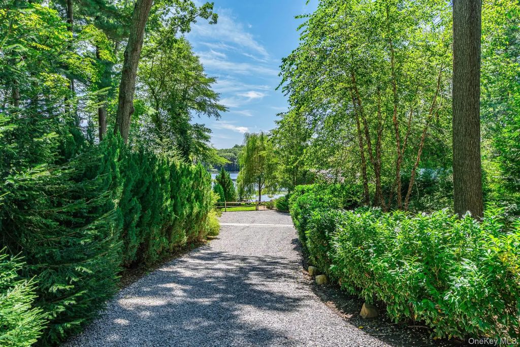 2435 Laurel Way, Mattituck