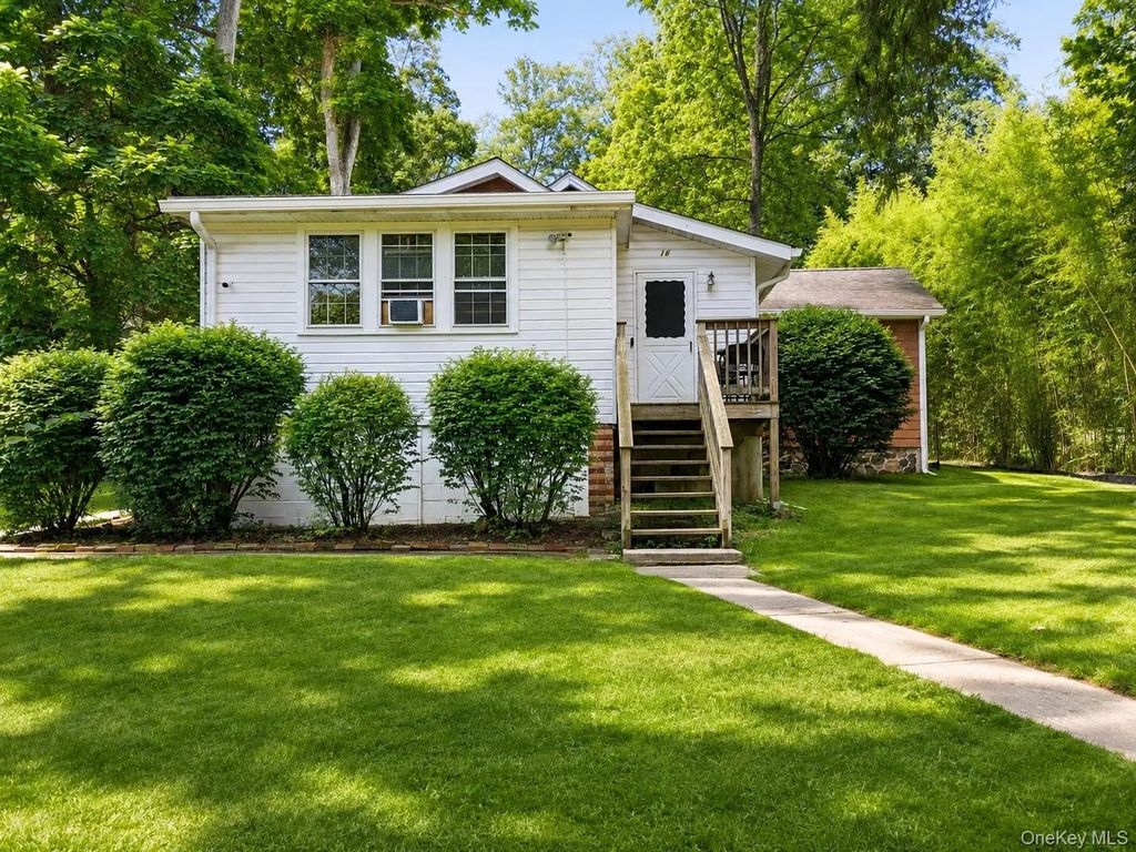 18 Hall Avenue, Goldens Bridge