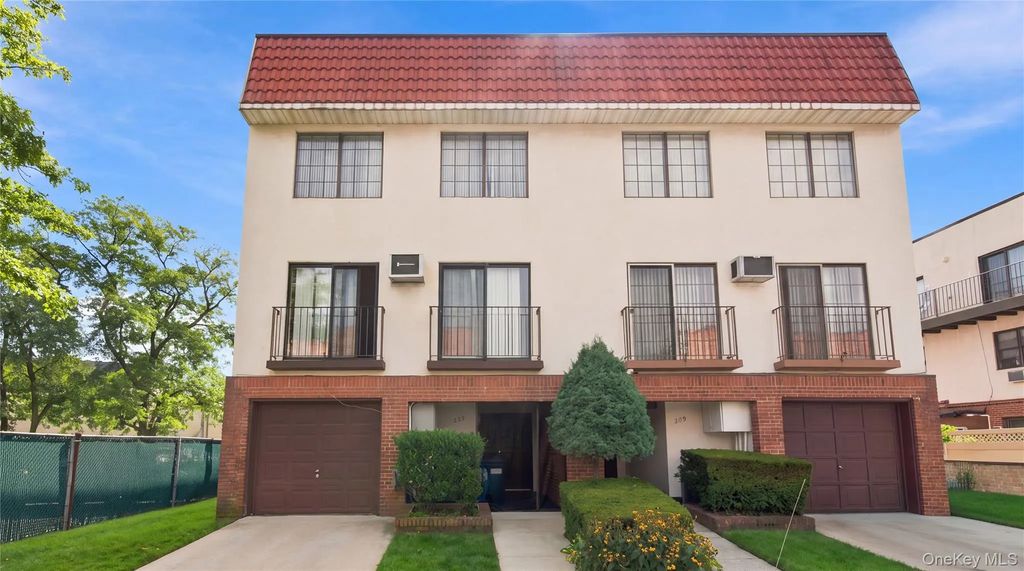 3-27 128th Street # 21d, College Point