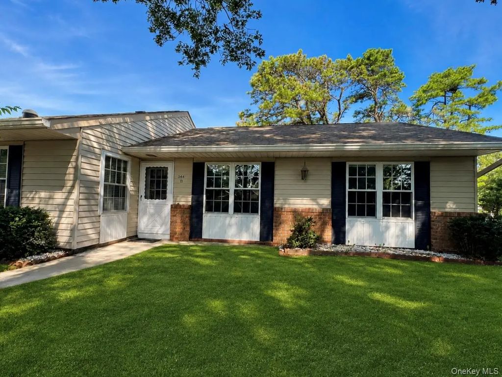 344 Woodbridge Drive # B, Ridge