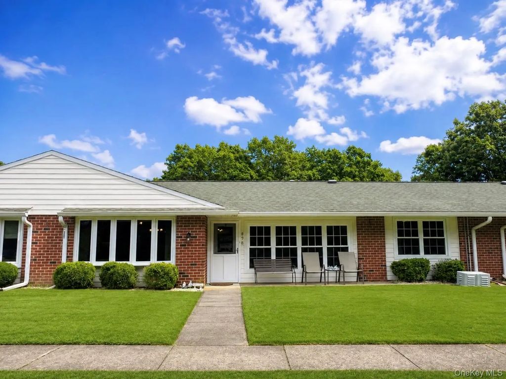89 Enfield Court # B, Ridge