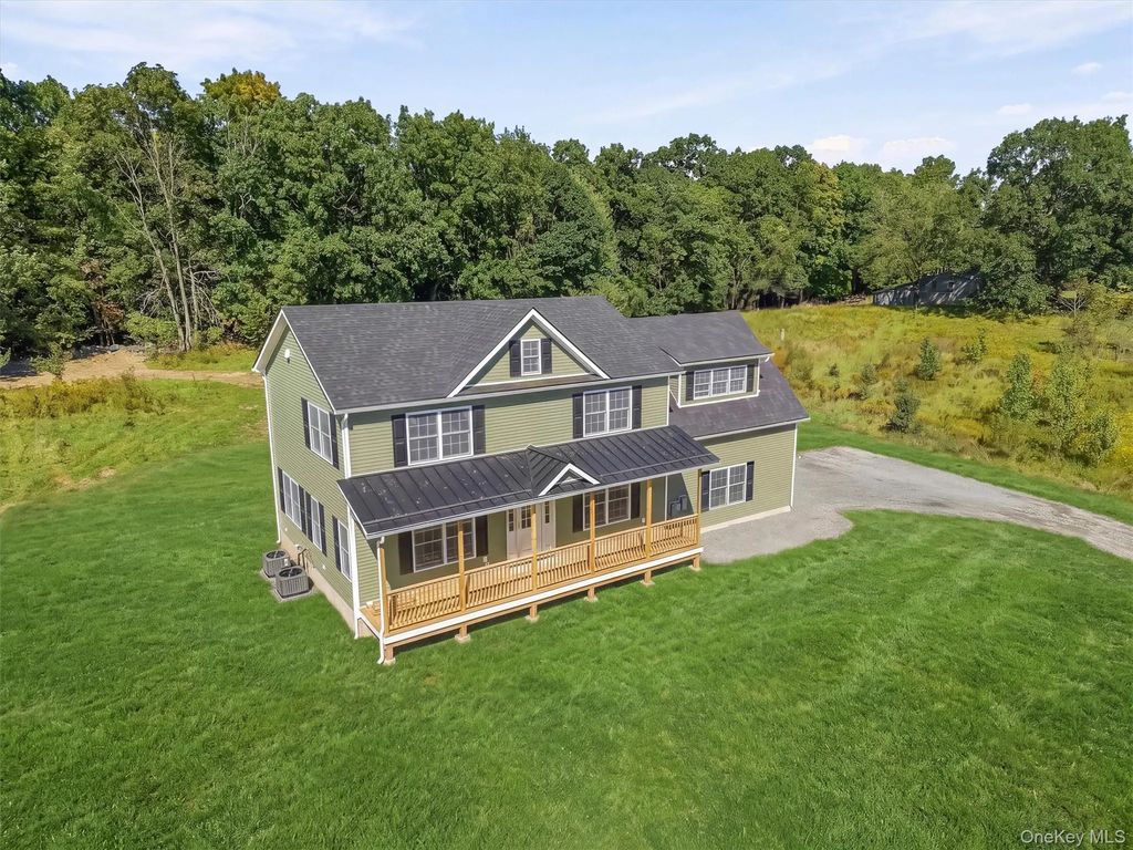 241 Midland Lake Road, Middletown