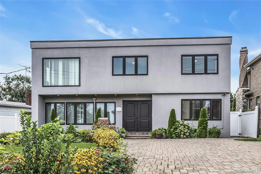 14962 Powells Cove Boulevard, Whitestone