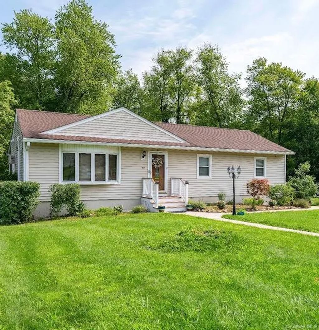 18 Scott Drive, Wappingers Falls