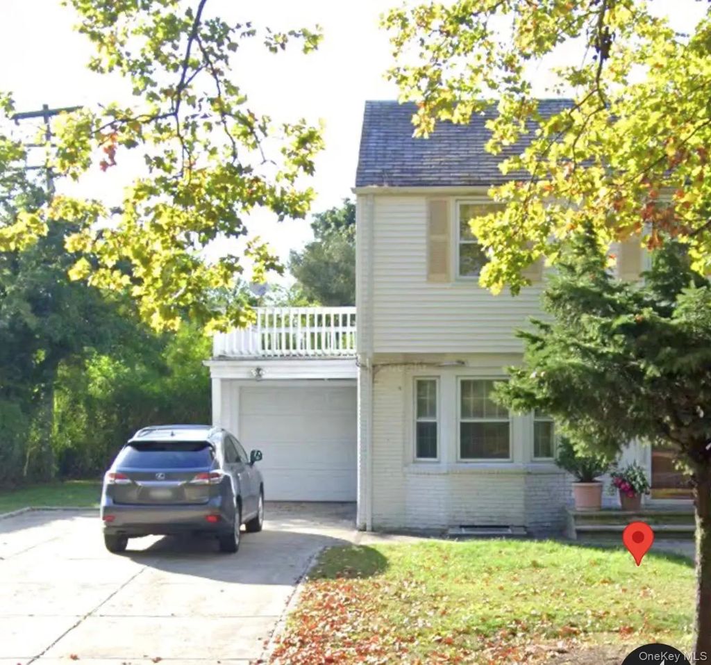 292 11th Street, Garden City