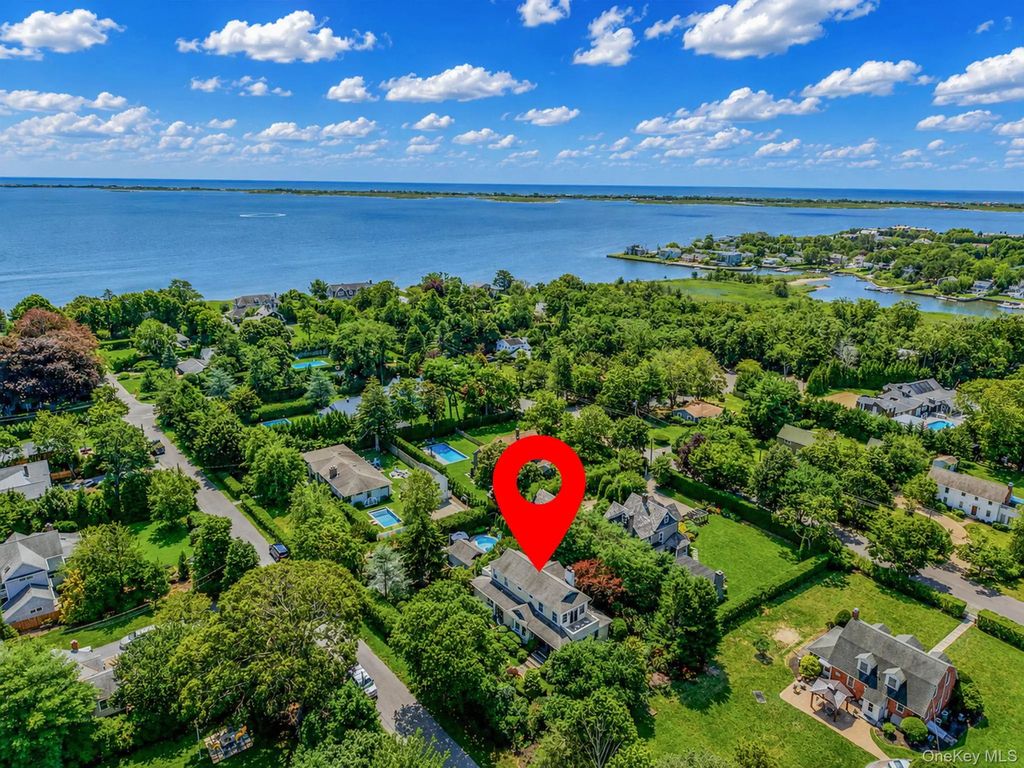 8 Jackson Avenue, East Quogue