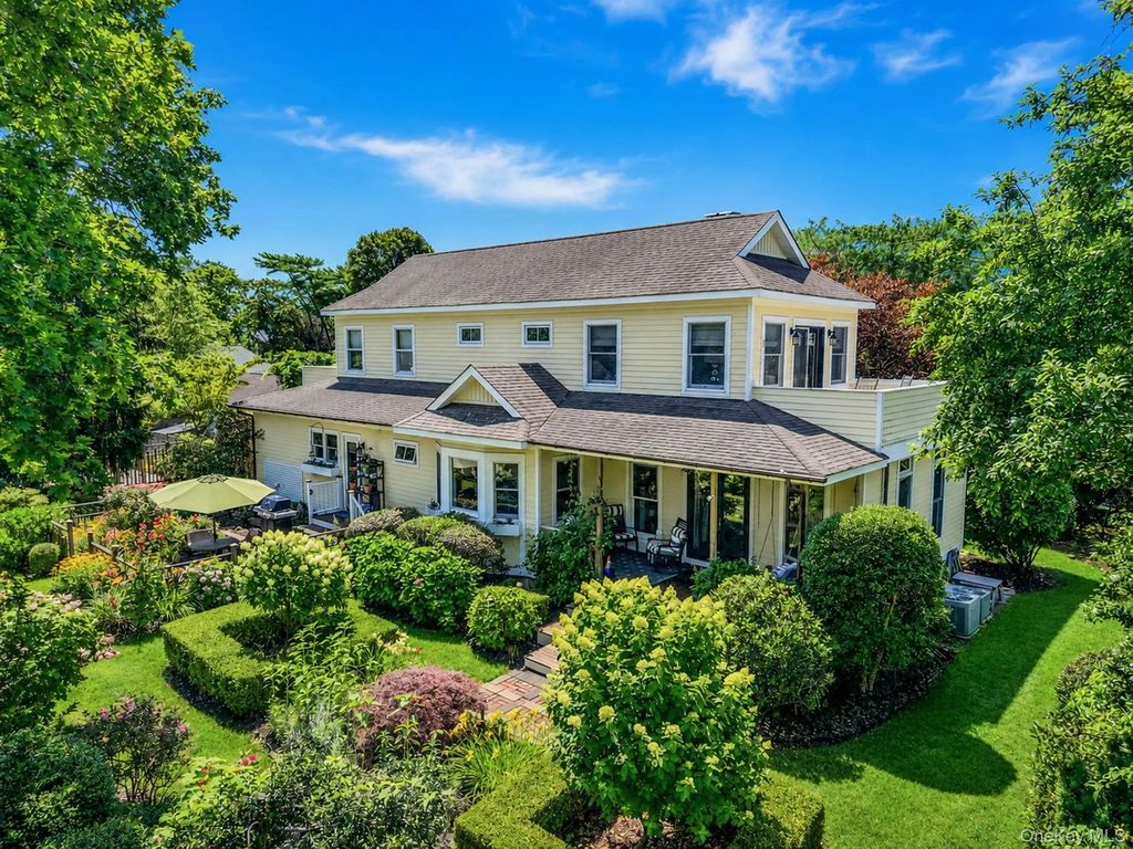 8 Jackson Avenue, East Quogue