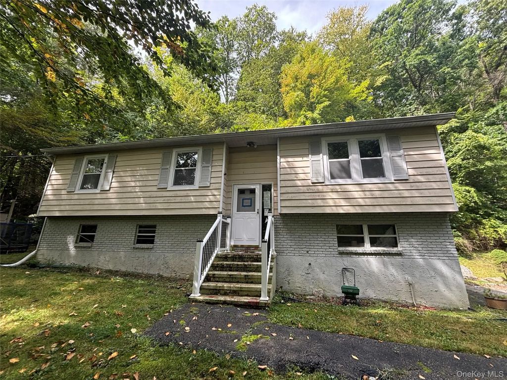 205 Canopus Hollow Road, Putnam Valley