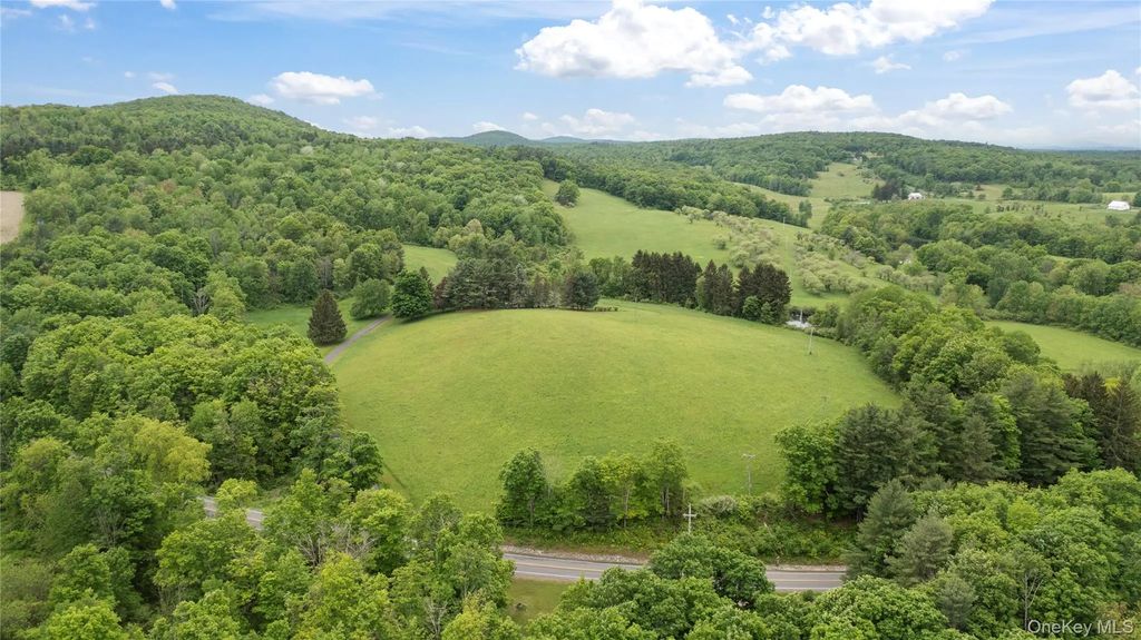 2727 County Route 8, Elizaville