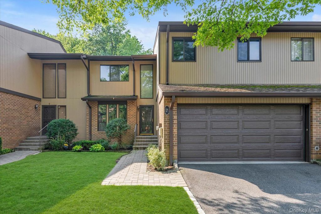 7 Wimbledon Drive, Roslyn