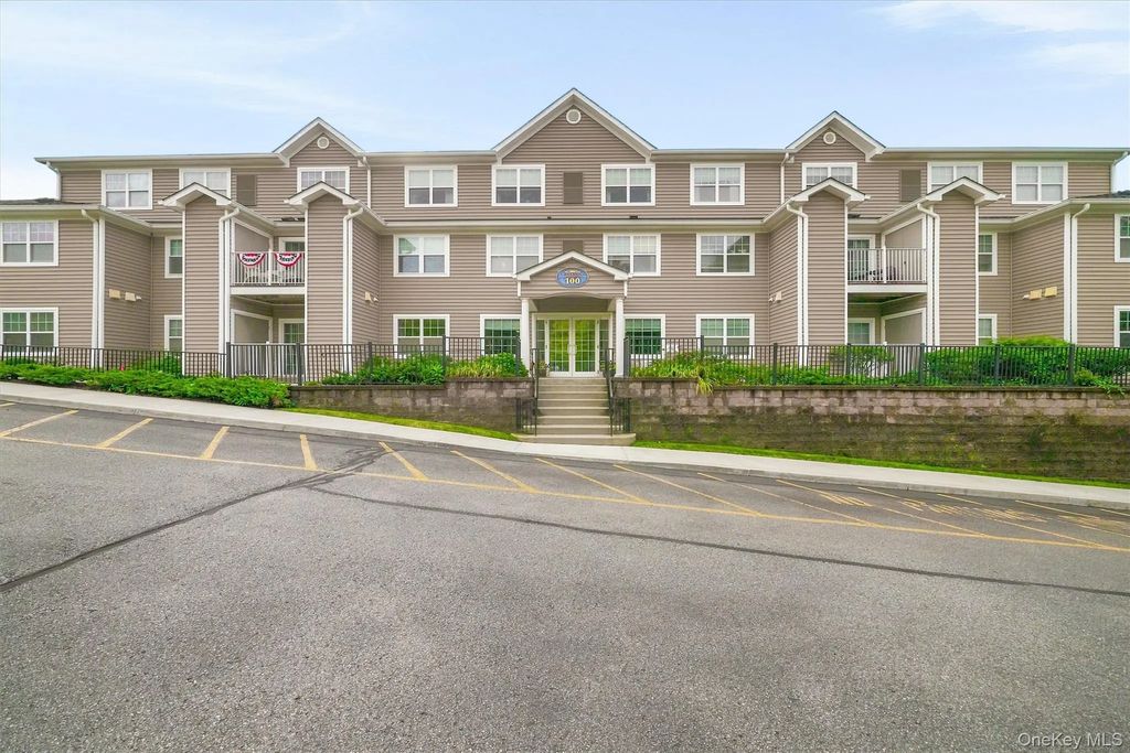 100 Woodcrest Lane # 124, Mount Kisco