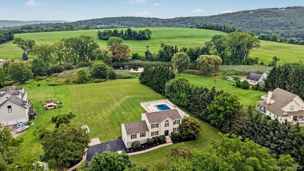14 Storm Drive, Poughquag
