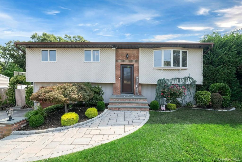9 Urban Drive, Selden