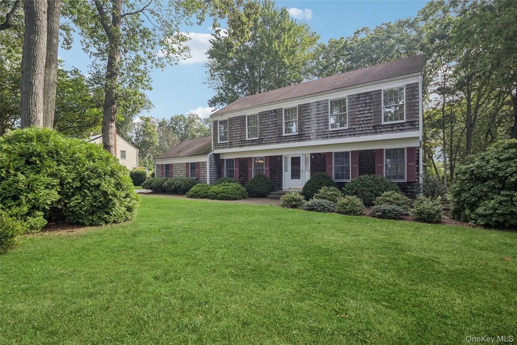 30 White Birch Circle, Miller Place