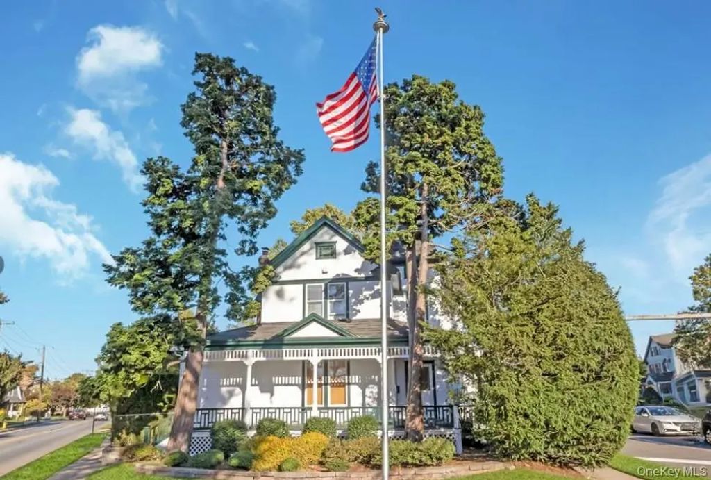 215 Conklin Street # Lower, Farmingdale