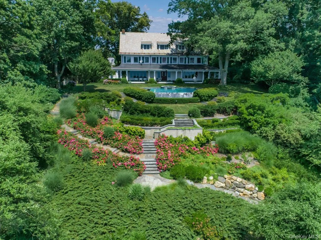 10 Hicks Lane, Port Washington