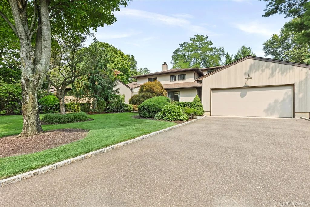 10 Doral Drive, Manhasset