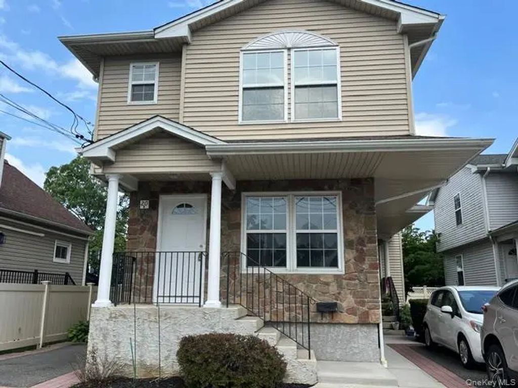 20 Edgewood Road # A, Port Washington
