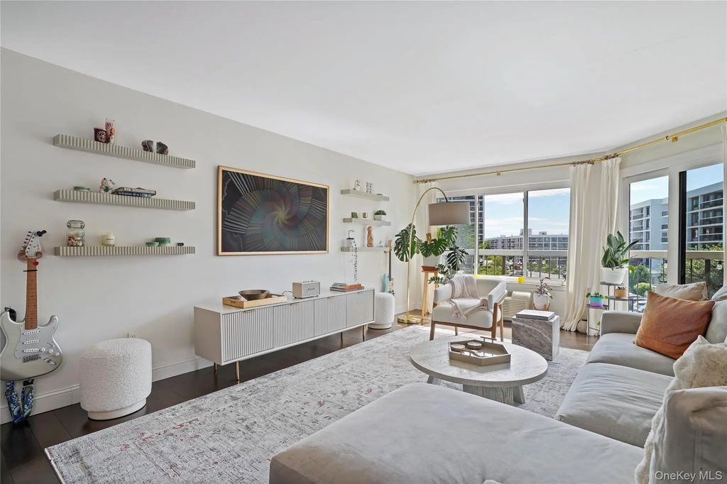 100 High Point Drive # 401, Hartsdale
