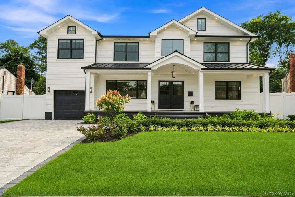8 Allison Drive, Old Bethpage
