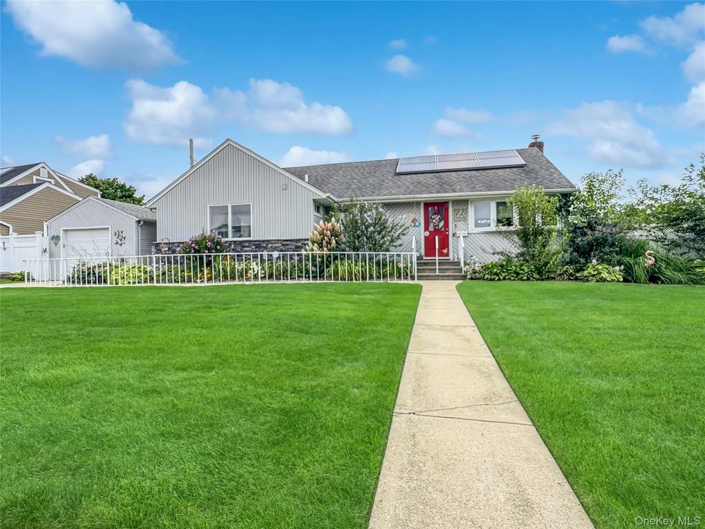 2810 Charles Road, Wantagh