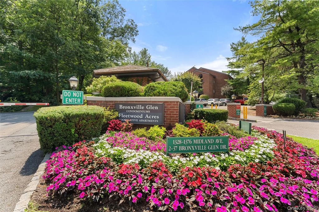 18 Bronxville Glen Drive # 3-12, Bronxville