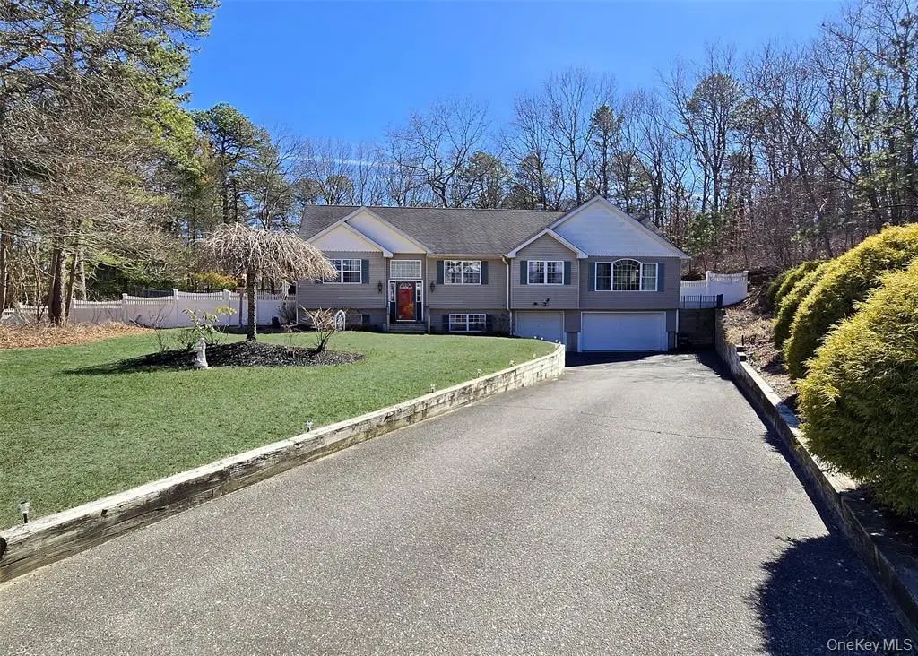 11 Doral Lane, Yaphank