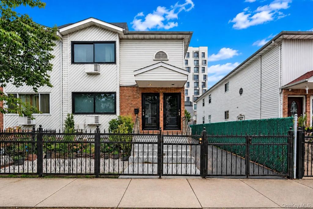 1048 Beach 22nd Street, Far Rockaway