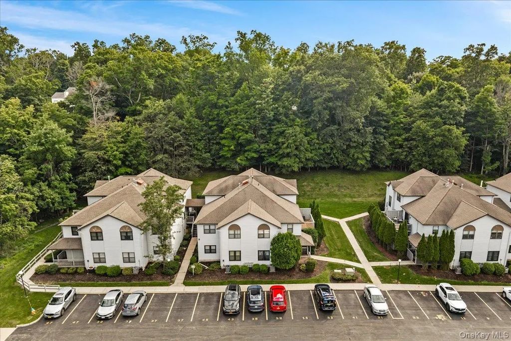 41 Aldo Court, Monroe