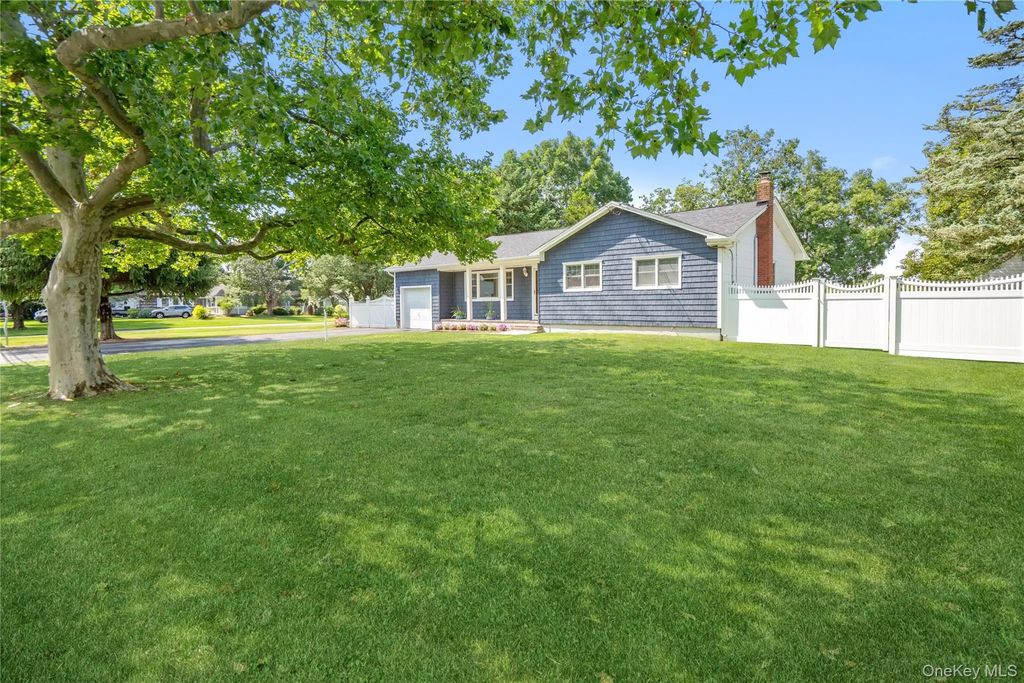 48 Newport Beach Boulevard, East Moriches