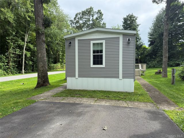 127 Woodcrest Drive, Modena
